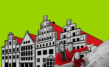 Eine Familie mit Kleinkind mit einem Solarmodul, im Hintergrund eine Illustration Lüneburger Giebelhäuser